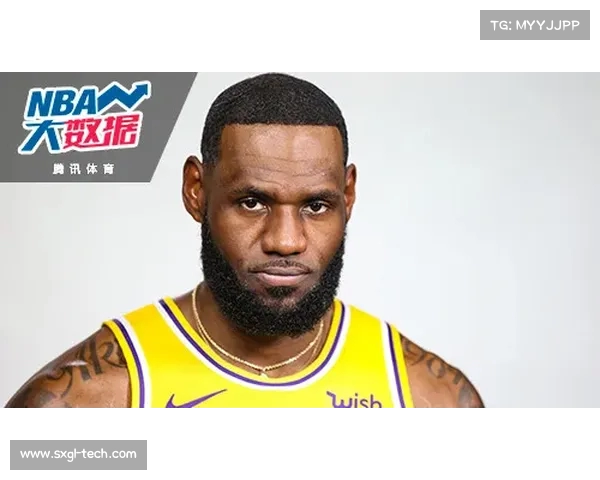 以RealGM为核心分析NBA交易动态与球员市场趋势的全面解读 以RealGM为核心分析NBA交易动态与球员市场趋势的全面解读